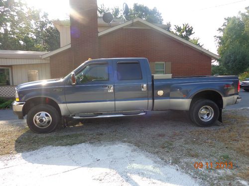 2004 ford super duty v10 - 6.8    61,850 miles  nice