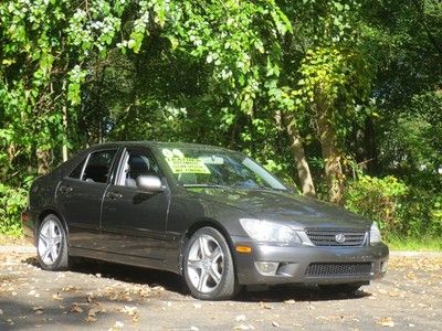 2004 lexus is300! free carfax! automatic! rare color combo! power options! clean