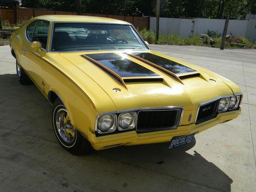 1970 oldsmobile cutlass rallye 350 yellow 29,000 miles, working ac, orig paint