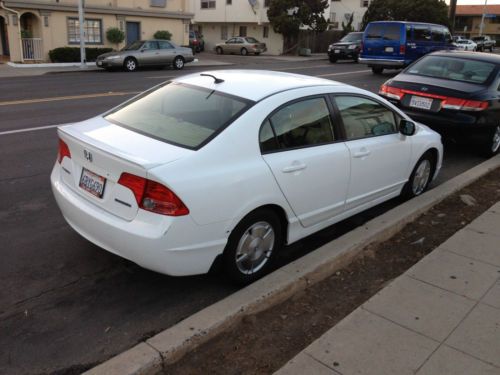 Purchase Used 2007 Honda Civic Hybrid Sedan White Tan 1 Owner Sr 2007 Honda Civic Hybrid Sedan White Tan 1 Owner Sr Lady Only 5000 Mi A