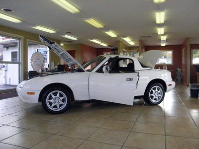 1995 mazda miata mx-5...white/black...only 61,000 actual miles!!!