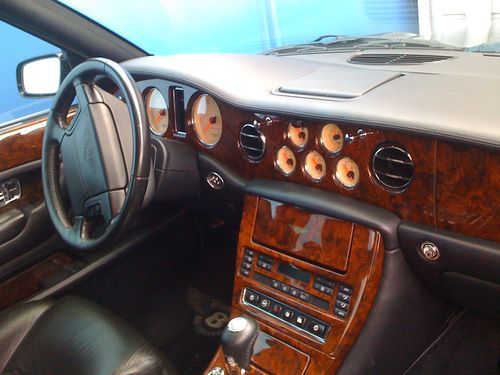 Showroom condition 2000 bentley arnage red label sedan 4-door 6.7l