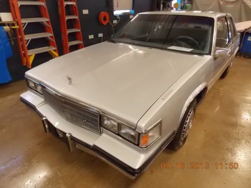 1985 Cadillac Coupe DeVille T286470, image 2
