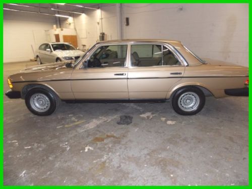 One owner southern california rust free original low miles 300d stunning 123 td!