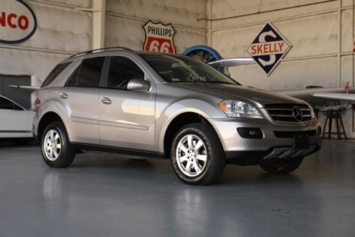 4matic awd-pwr seats-books/carpets-michelins-nonsmoker-very clean suv!!