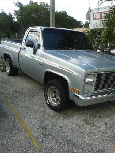 Chevrolet      pick/up with new engine  /     air conditioning