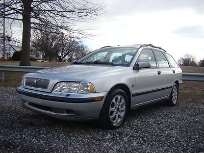 2000 volvo v40 great condition highway nice sport wagon no reserve !