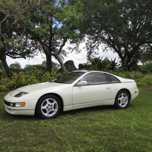 1993 nissan 300 zx coupe 5 speed car with only 80 k miles pearl white t-tops