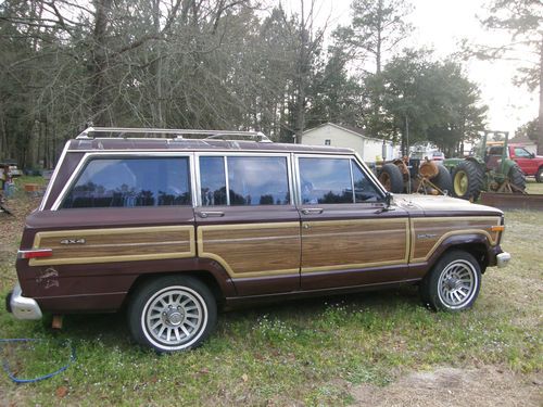 1988 jeep grand wagoneer 4x4, good conditon