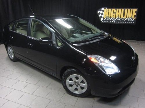 2005 toyota prius, 60mpg city!!  one owner, new tires, nice condition