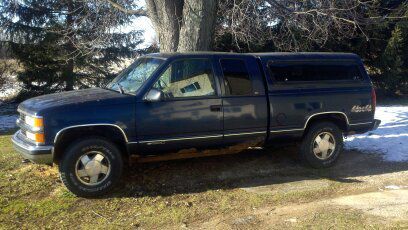 1998 chevrolet 4 x 4 extended cab pickup truck for repair or parts runs drives