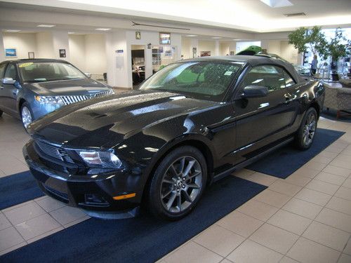 2011 ford mustang convertible premium call/text 24/7 716-512-8650