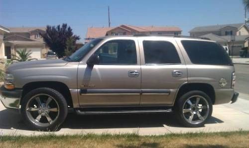 2003 tan chevy tahoe ls, 3rd row, rear climate