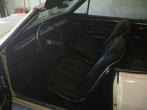 1966 buick skylark base convertible 2-door 5.6l