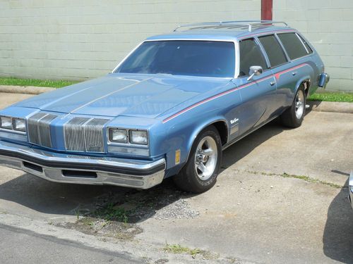 1976 oldsmobile cutlass nine passenger station wagon!! older frame off show car!