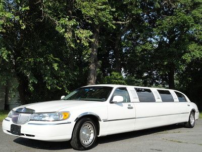 No reserve 1-owner 120" 10-pas limo leather cold a/c runs drives great for work