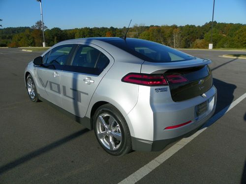 buy-used-2012-chevrolet-volt-base-hatchback-4-door-1-4l-tax-credit