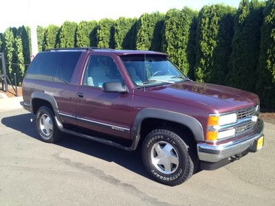 Ls model 5.7 liter v-8, auto, 4x4, barn doors, tow package, "low reserve"