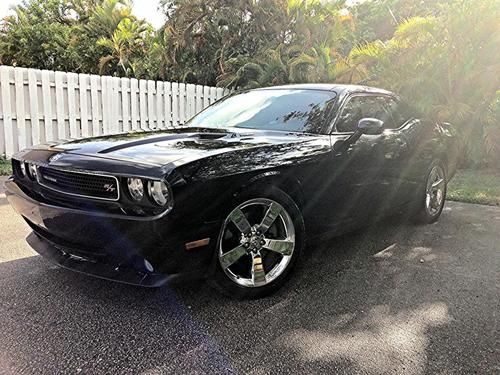 2009 dodge challenger r/t 6 speed manual low miles!