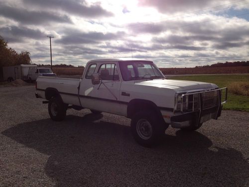 1993 dodge w250, 4x4, cummins diesel, 5spd manual, from oregon, no rust