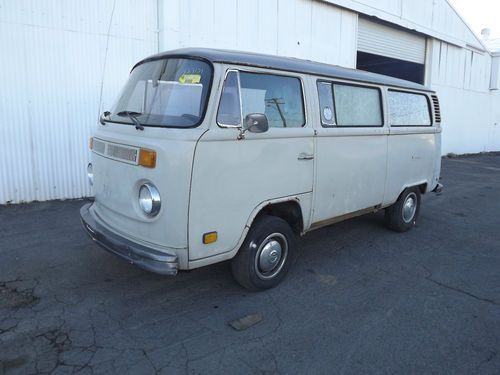 1977 volkswagen bus  - type 3