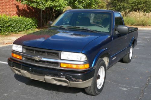 Chevy s-10 southern owned 5 speed manual bedliner trailer hitch no reserve only