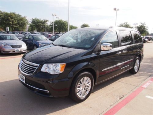 2013  town and country limited chrysler certified