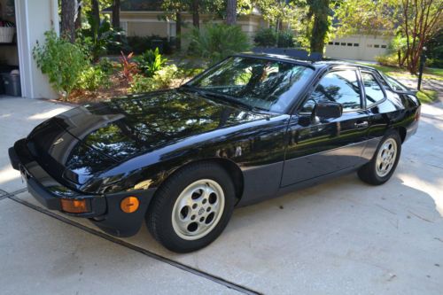 924s porsche 1987  no cracks in dash  18,000 original miles 2second owner