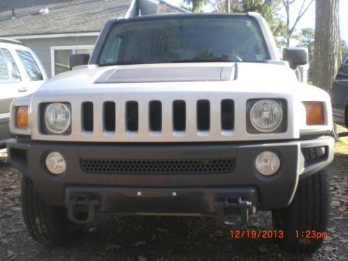 2007 hummer clear title excellent condition silver 114,560 original miles nice