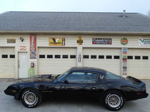 1979 trans am......4 speed manual transmission....nice driver