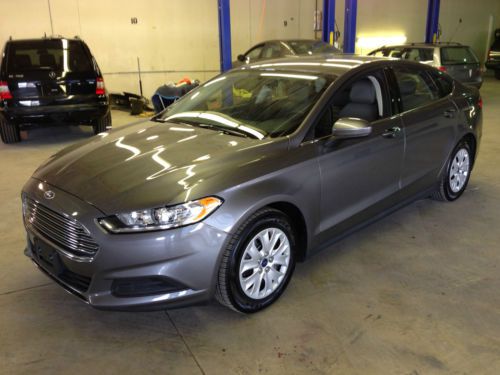 2013 ford fusion 4cs cruise ctrl - low miles no reserve ! clean!!