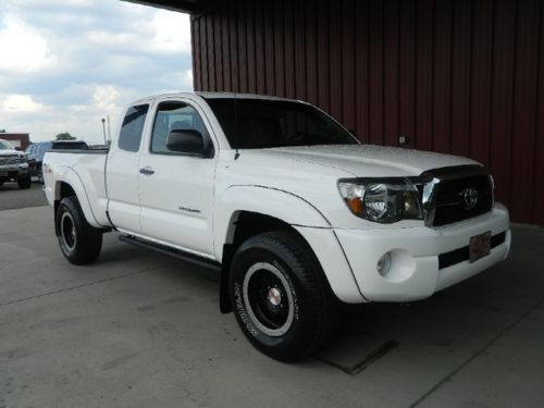 Ext cab trd 4x4 michelin tires 1-owner v6 automatic  tow pkg cloth seats
