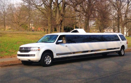 Built in 2013 lincoln navigator stretch limo suv limousine