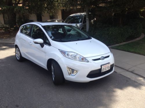 2011 ford fiesta ses hatchback 4-door 1.6l