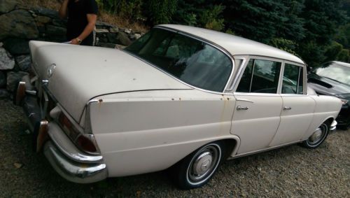 1966 mercedes benz 220s sedan creme/brown