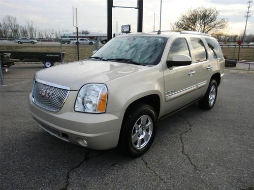 2007 gmc yukon denali clean 76k dvd, nav, power running boards, rear buckets