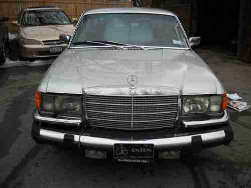 1980 Mercedes-Benz 300SD Sedan 4-Door 3.0L, image 12
