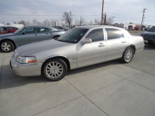2006 lincoln town car signature