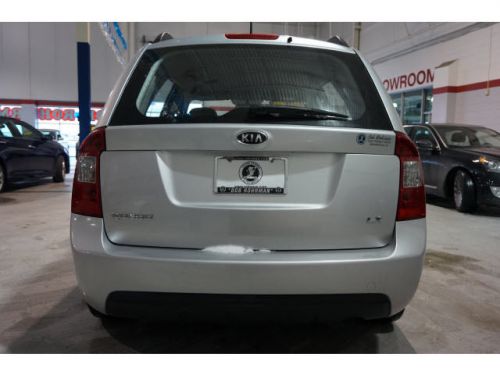 2009 kia rondo