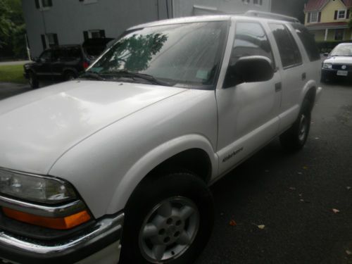 2001  Chevrolet "Chevy" Blazer LS  4WD SUV WITH LOW MILES - NO RESERVE!!, image 3