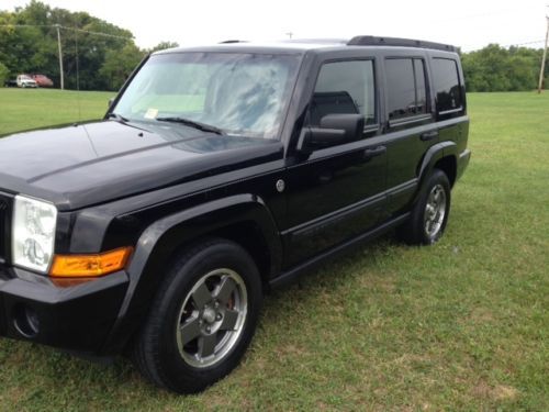 2006 jeep commander 4x4 trail rated 4.7l ****98,500 miles***2 owner