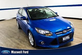 13 ford focus titanium hatchback, leather, navigation, sunroof, very low miles!