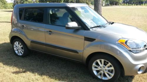 2012 kia soul plus hatchback 4-door 2.0l one owner excellent only 21,593 miles