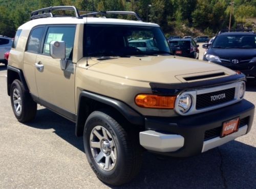 New 2014 toyota fj cruiser at 4wd v6  financing and delivery available!!!