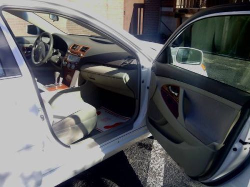 2009 TOYOTA CAMRY LE !!!!!!NO RESERVE!!!!!!, image 4