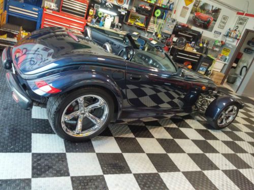 Chrysler prowler mullholland edition metallic blue color. head turner. low miles