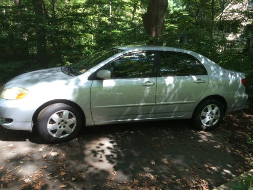 2005 Toyota Corolla LE Sedan 4-Door 1.8L, image 2
