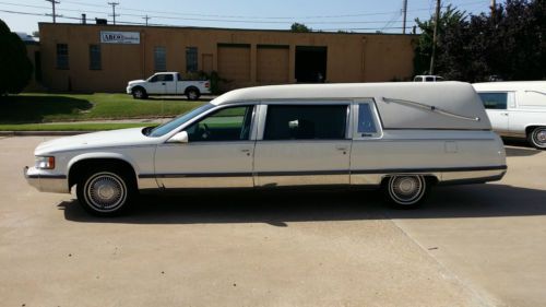 1996 cadillac superior hearse - white with lt1 engine and 38k miles