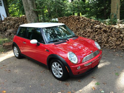 2003 mini cooper, very clean, runs fantastic, low milage, low reserve