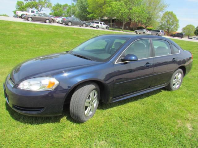 Chevrolet impala ls sedan 4-door